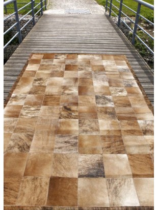 http://www.commodeetconsole.com/1348-thickbox_default/tapis-cuir-peaux-peau-patchwork-marron-beige.jpg