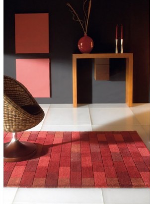 http://www.commodeetconsole.com/1360-thickbox_default/tapis-en-laine-rouge-rose.jpg